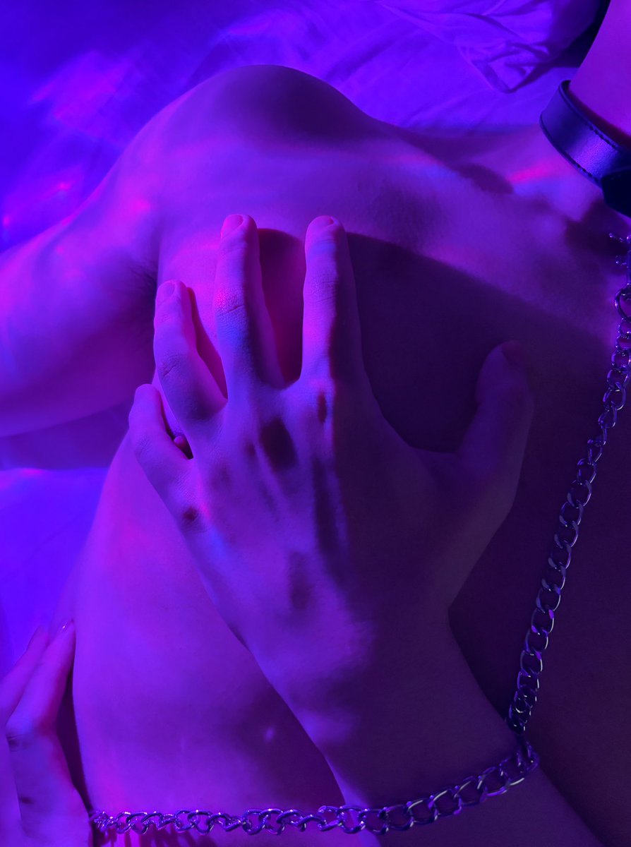 成功把宝宝榨干🥵要被责坏了🥵
走不动路～晕晕的样子为什么这么可爱呀
白白嫩嫩 我亲死你