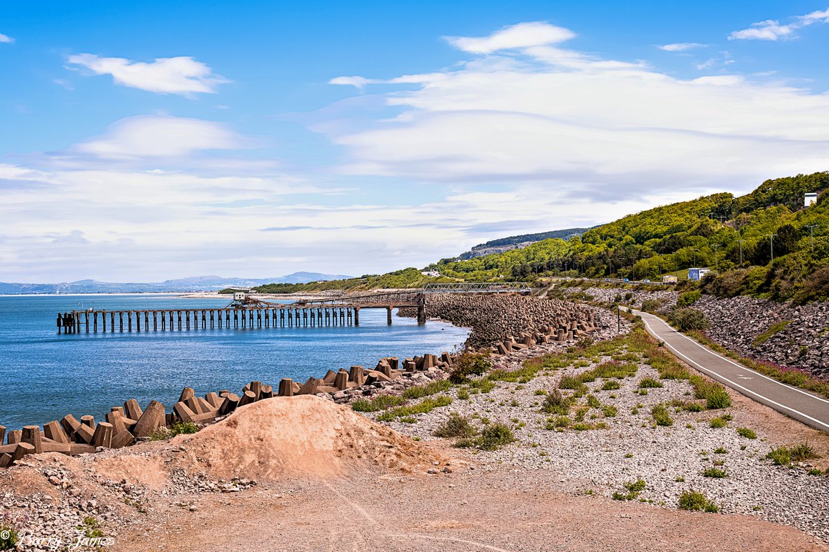 BJRoberts's tweet photo. May's balmy easterly view from the North Wales Coast's National Cycle Route at Old Colwyn's Penmaenhead. @Ruth_ITV @WalesCoastPath @NWalesSocial @northwaleslive @northwalescom @AllThingsCymru #OldColwyn #Penmaenhead #NationalCycleRoute #EasterlyView #Llanddulas #May #Wales https://t.co/qNoWLq9zUa