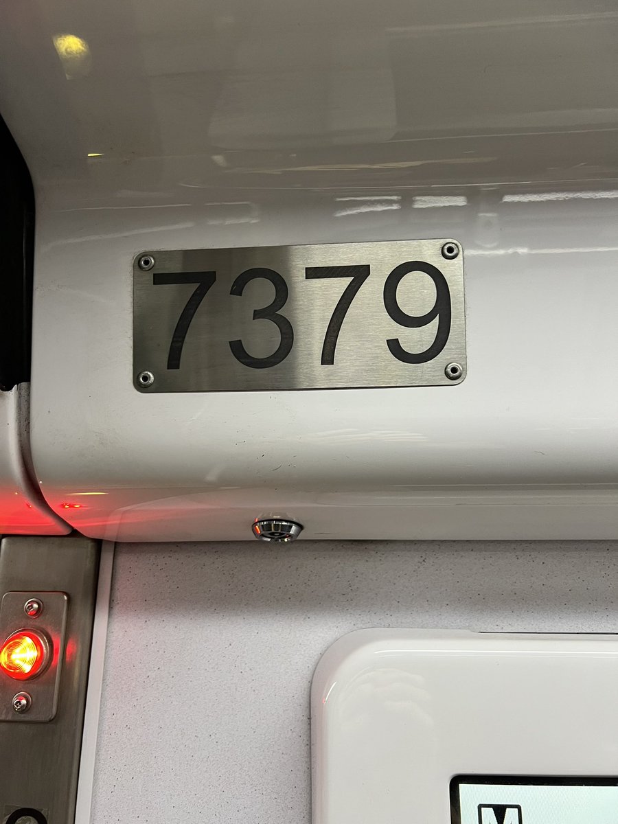 KeithStanleyEmc's tweet photo. @wmata I am on an orange line train to Vienna and there are 7 shattered windows on this car! https://t.co/KESfctgsoF