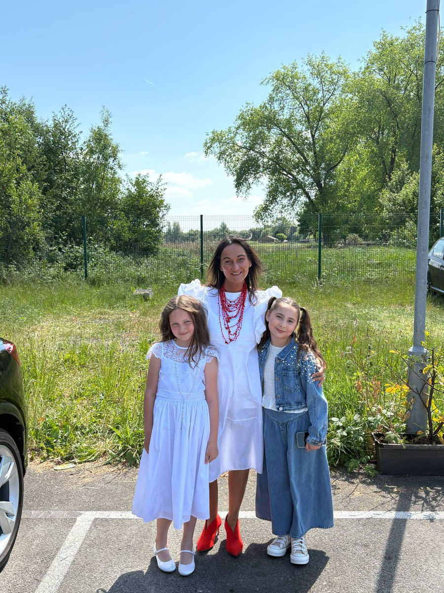 warbyjane69's tweet photo. Holy Communion Day for my girl ! 👧🏻 https://t.co/bwZxXhzd6c