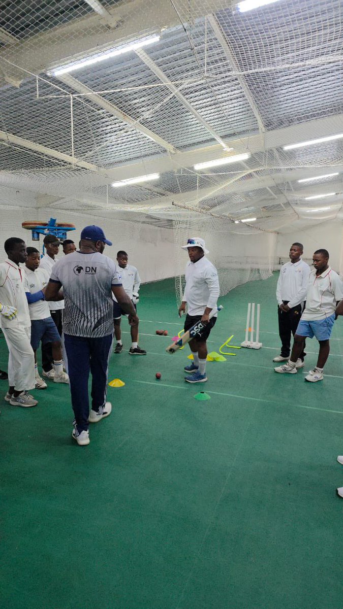 At least now we can see who follows who <a href="/geoffreytoyana/">Geoffrey Toyana</a> 🤭