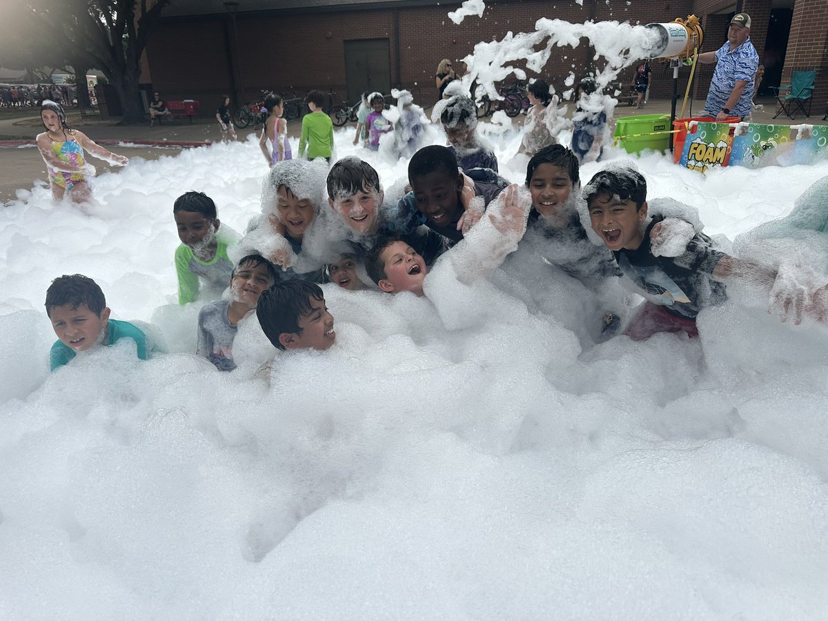 Tiffiny Houdek tweet media