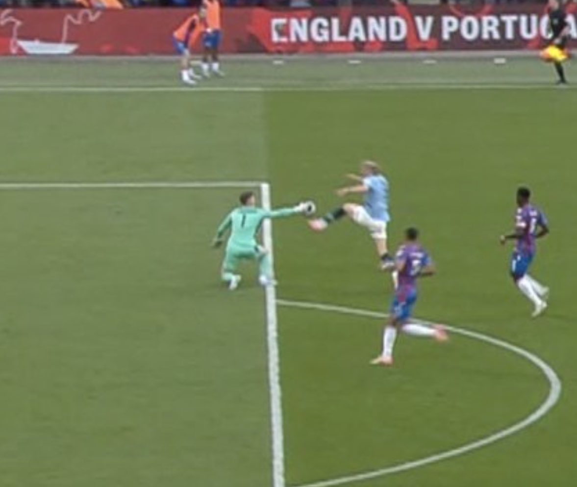 CallumCastel7's tweet photo. If Henderson’s hand doesn’t move that, Haaland has an empty net to roll it into. How’s it not a red card? https://t.co/9Rok4nuRQu