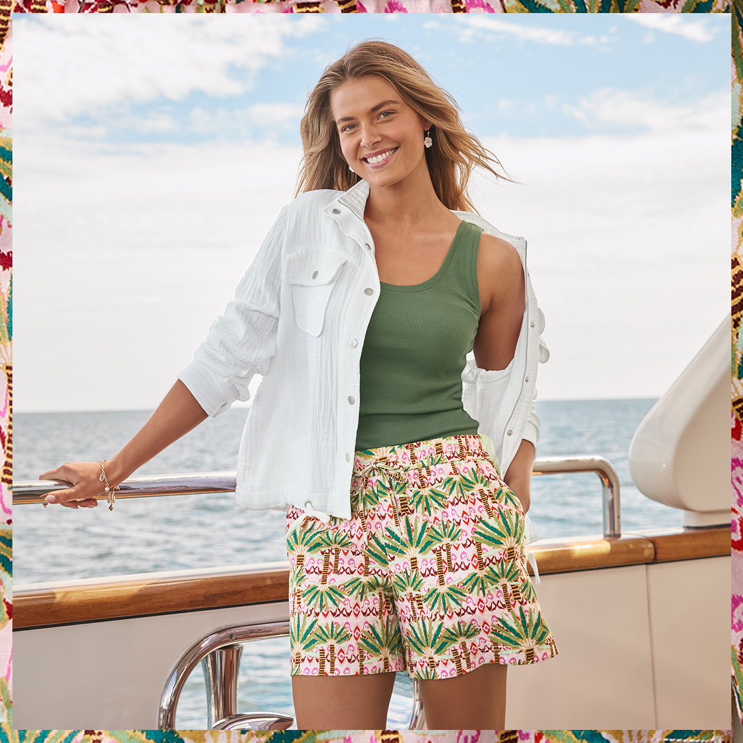 Calling all *palm* readers! Our new Palm Pointe print is destined to star in your summer wardrobe... 
Shop Palm Pointe: cur.lt/9nd3yakr8
