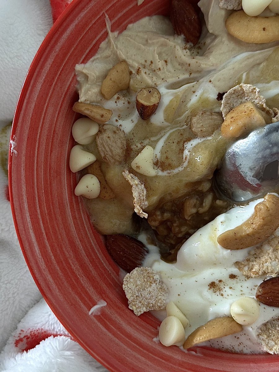 c0ll4rr's tweet photo. spiced chai oats to cure hangover 🫖🫖🫧 #foodtwt https://t.co/4UUQ97O8i0