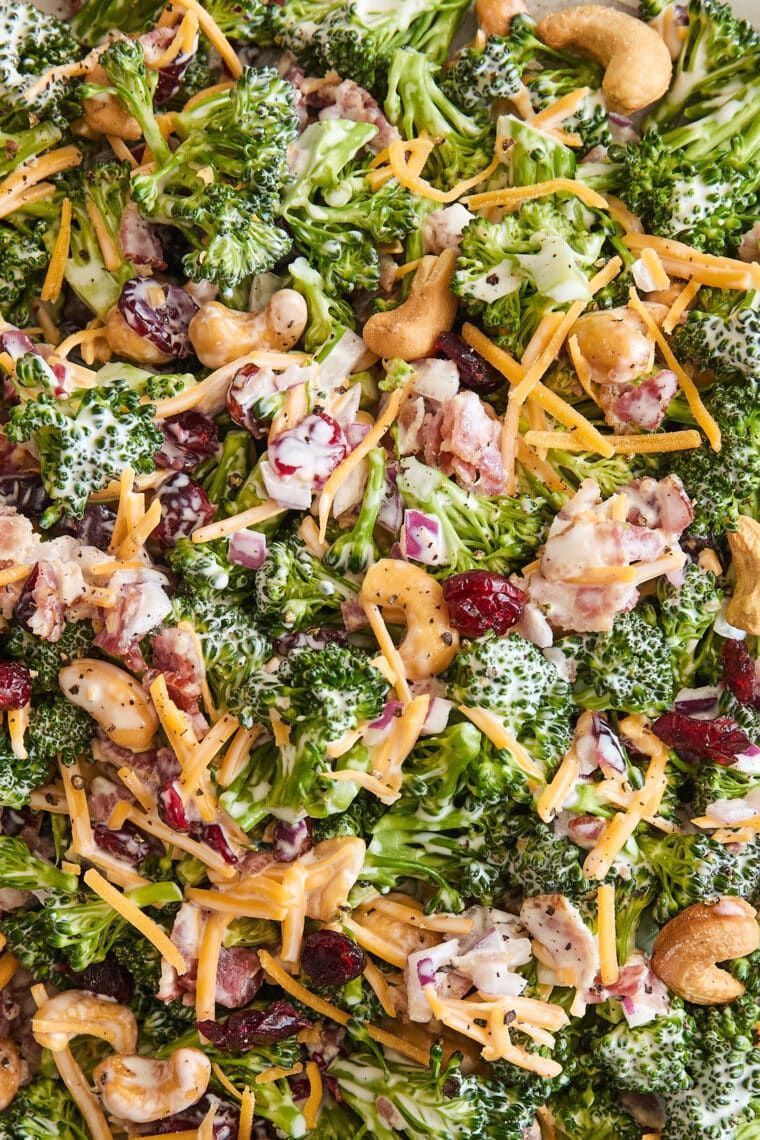 Broccoli salad like never before! An easy, make-ahead side dish with crispy bacon, sharp cheddar cheese, cashews, red onion, dried cranberries and the creamiest, velvety dressing of all time.

Perfect for picnics, barbecues, cookouts and dinner parties.

damndelicious.net/2017/06/19/cre…