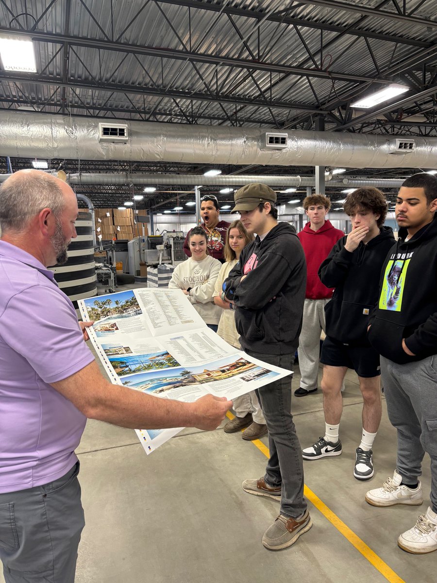 mainecte's tweet image. Hands-on experience is the best way to connect classroom learning with real-world careers and understanding! 🌟

#MaineCTE #GraphicDesignStudent #VisualArtsEducation #VisualArts #CareerTechEd 

Repost 📸 Capital Area Technical Center