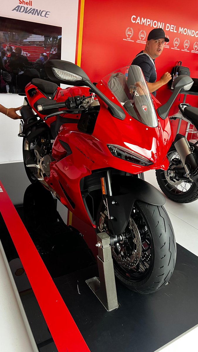 LigaMotera's tweet photo. Hola, amantes de las motos! 👋 Estamos en la #Feria2Ruedas listos para compartir con ustedes. ¡Ven a conocernos y a disfrutar de esta gran experiencia! 🚀 #LaLigaMotera https://t.co/n0MPo3kkNJ