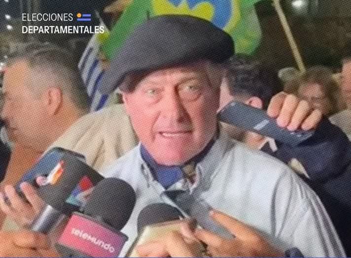 SantiagoMorait2's tweet photo. Me sorprendieron las declaraciones de @igalvar71 y @besozzi_guille sobre José Mujica por su muerte. Más allá del saludo protocolar, José Mujica fue un personaje siniestro, autor intelectual y material de gran parte de lo que estuvo, está y estará mal en Uruguay por mucho tiempo. https://t.co/TpjFZ5H8Uj
