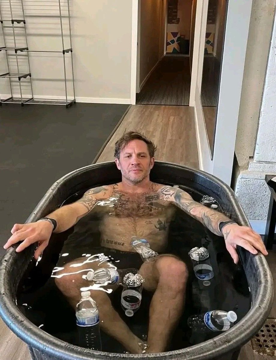 Hardydoingstuff's tweet image. Tom Hardy in an ice bath