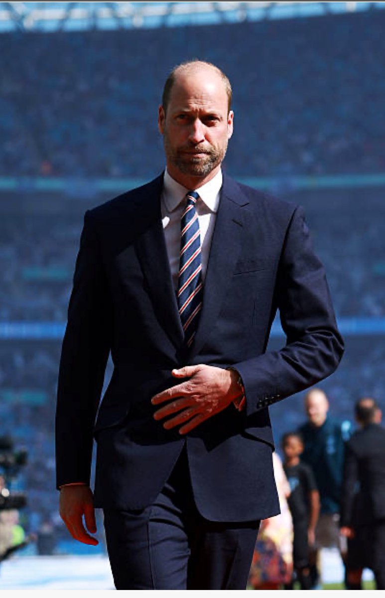 he just has ‘it’. you can’t make it up, buy it, copy it, ‘act’ it. you either have it or you don’t.