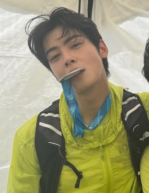 eunwoo loml tweet media