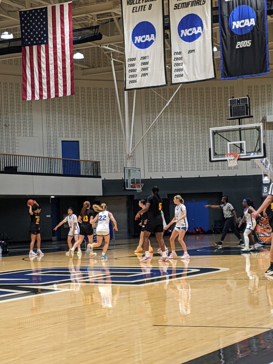 CoachEvanBell's tweet photo. @madleen_hussein jabs her defender &amp; rips the net with a deep wing 3, @SophiaMator swishes a smooth corner 3 with a hand in her face, @gracyn_carrier2 blows by the d to make a tough layup. @ninclements drives by to score straight line layup. @MIprospects 2026 #TheSmoke https://t.co/LOf9vDaDhh