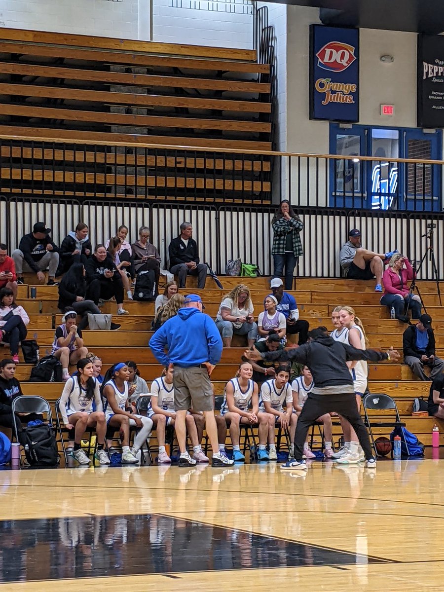 CoachEvanBell's tweet photo. @madleen_hussein jabs her defender &amp; rips the net with a deep wing 3, @SophiaMator swishes a smooth corner 3 with a hand in her face, @gracyn_carrier2 blows by the d to make a tough layup. @ninclements drives by to score straight line layup. @MIprospects 2026 #TheSmoke https://t.co/LOf9vDaDhh
