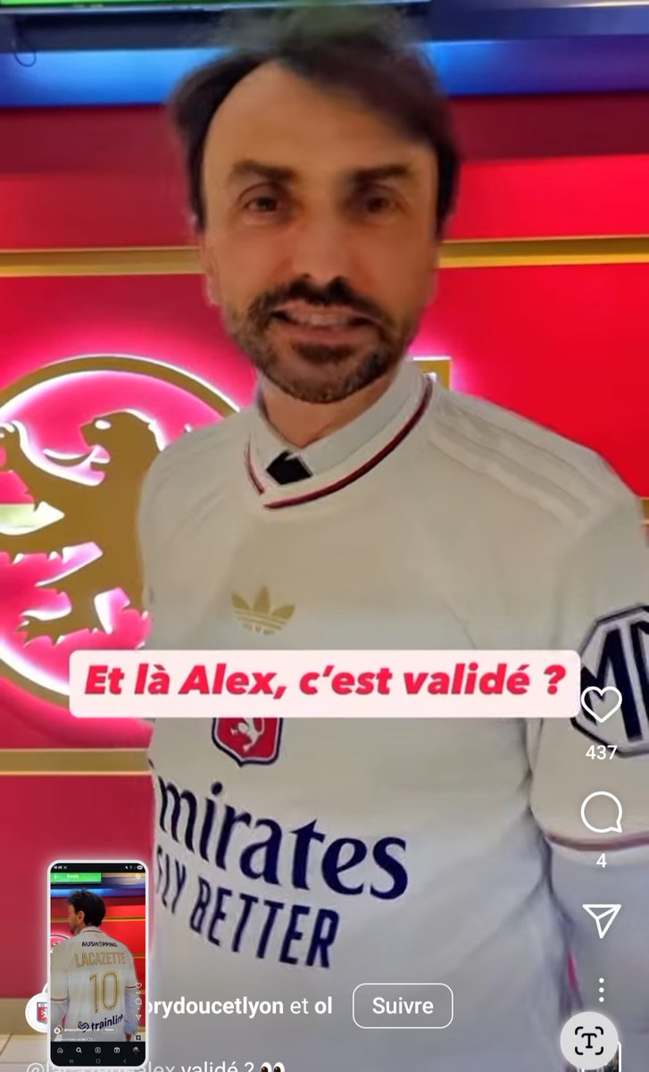 oetl's tweet photo. #OL Le maire de #Lyon à #Lacazette https://t.co/vWOSw37PZa