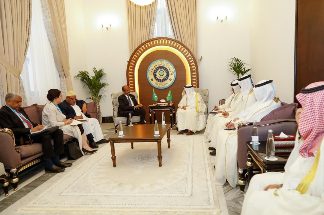 _AfricanUnion's tweet photo. H.E. Chairperson of the Commission H.E. @ymahmoudali held a fruitful discussion with H.E. Mr. Jasem Mohamed AlBudaiwi, Secretary General of the #GCC on the margins of the 34th Ordinary Summit of the League of Arab States in Baghdad this afternoon. The discussion marked a new phase of collaboration between the African Union and the GCC, with both sides committed to advancing shared priorities in peace, security, and regional stability.

Read @ https://t.co/ZjePpG7j0J