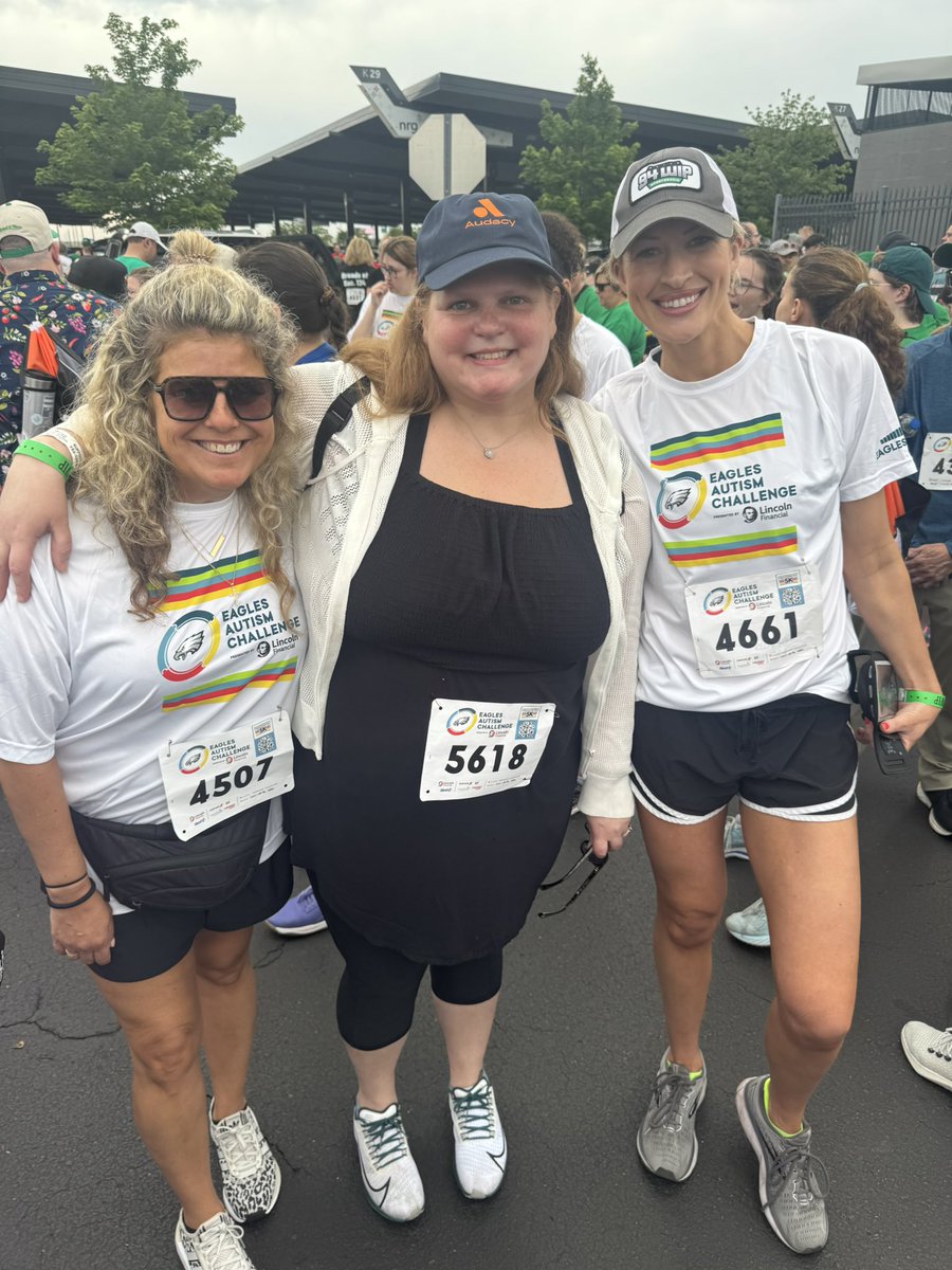 _avagraham's tweet photo. Great day for #TeamAudacy at the Eagles Autism Challenge! Thank you to everyone that donated and to the great people at the @eaglesautism Foundation for putting on such an incredible event 🧩 https://t.co/WKV5R0OxNw