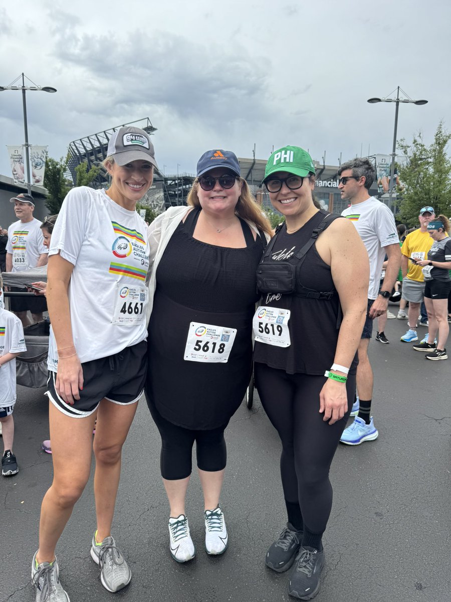 _avagraham's tweet photo. Great day for #TeamAudacy at the Eagles Autism Challenge! Thank you to everyone that donated and to the great people at the @eaglesautism Foundation for putting on such an incredible event 🧩 https://t.co/WKV5R0OxNw
