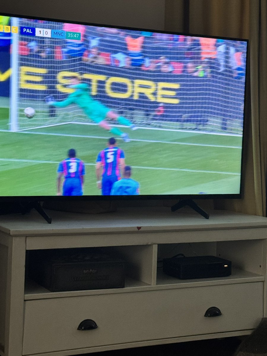 pgbuk's tweet image. What a penalty save!! 🤩👊🔵🔴