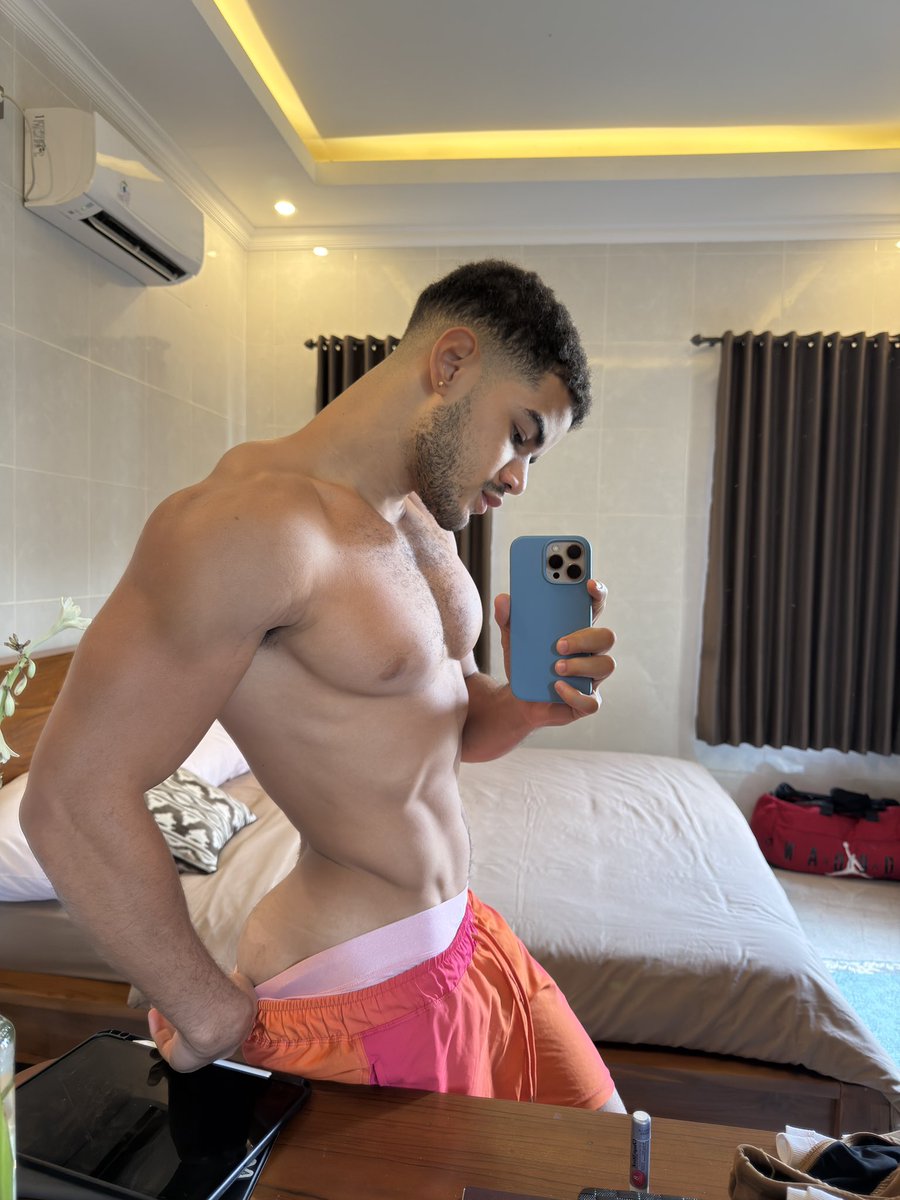 Hola

onlyfans.com/mauroxandress