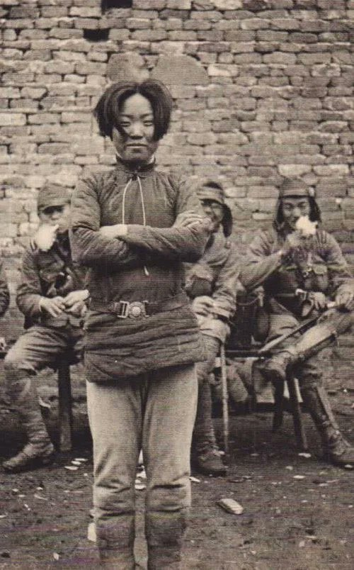 lebigh_official's tweet photo. 2. A guerrilheira chinesa Cheng Benhua sorrindo momentos antes de ser executada pelos japoneses. Ela tinha 24 anos. https://t.co/JnjJKC3eXG