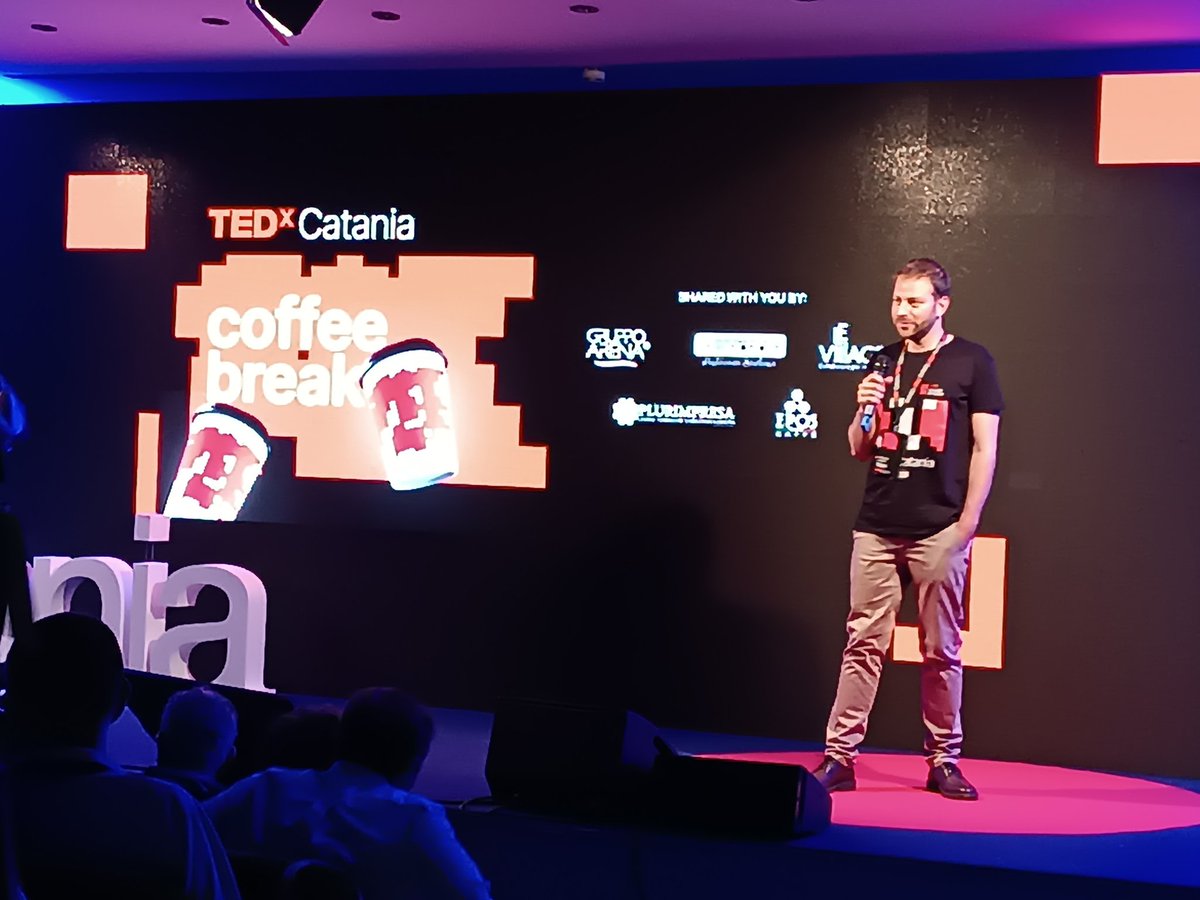 SSC_UniCT's tweet photo. "Il #futuro non è qualcosa che accade, ma qualcosa che costruiamo #insieme" @VincenzoCardaci @AlumniSSC a @TEDxCatania #TED #TEDx #TEDxCatania #TEDxSSC #SSC #Catania #UniCT https://t.co/Yaiv3ry4AQ