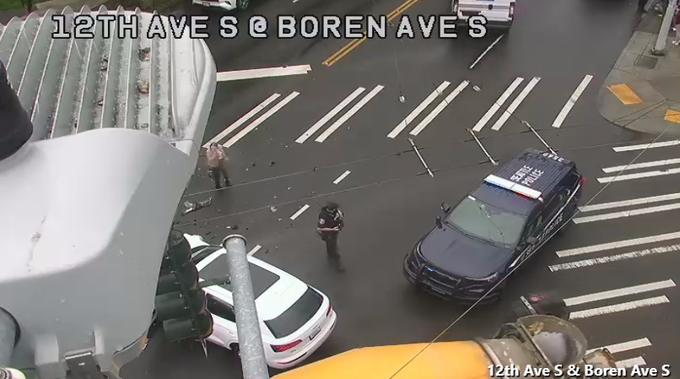 12th Ave SでのBoren Ave Sでの衝突、Boren Ave