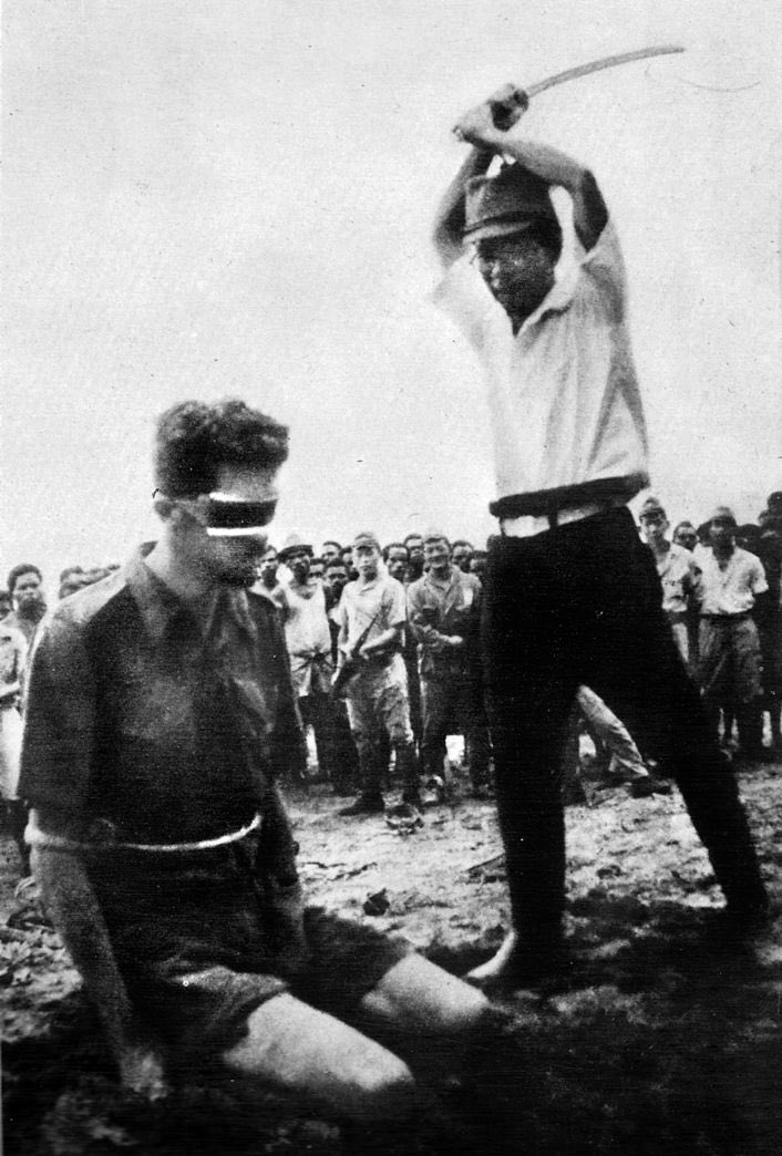 lebigh_official's tweet photo. 3. Sargento Leonard Siffleet momentos antes de ser executado por um oficial japonês na Segunda Guerra Mundial. https://t.co/LQdshMwf7I