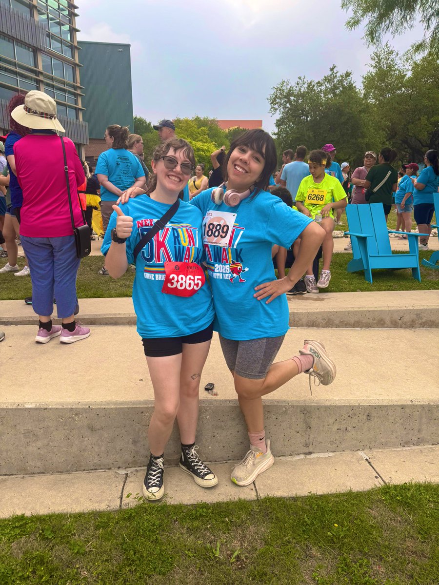 __MrsLeon's tweet photo. My first official 5K! Proud to represent McDermott ✨💙💚 #NEF5kMyHappyPace 🪶 https://t.co/PelUokuXmK