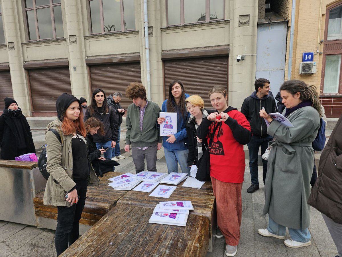 lpr_tw_idealist's tweet photo. И наконец, наши сограждане. Вы приходили в штабы, оставляли подписи, волонтёрили, поддерживали нас финансово – именно вам принадлежит та страна, в которой будет существовать свободное, безопасное и сплочённое общество. Спа��ибо за вашу поддержку. Это было не зря, и вы это увидите! https://t.co/JwYgHHqK9c