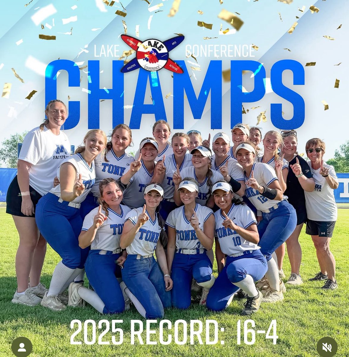 KLiwienski's tweet photo. Lake Conference Champs!!! @MtkaHSFastpitch 
@Piperliwienski 💙⚓️🏆 https://t.co/zcFAx3cVq6