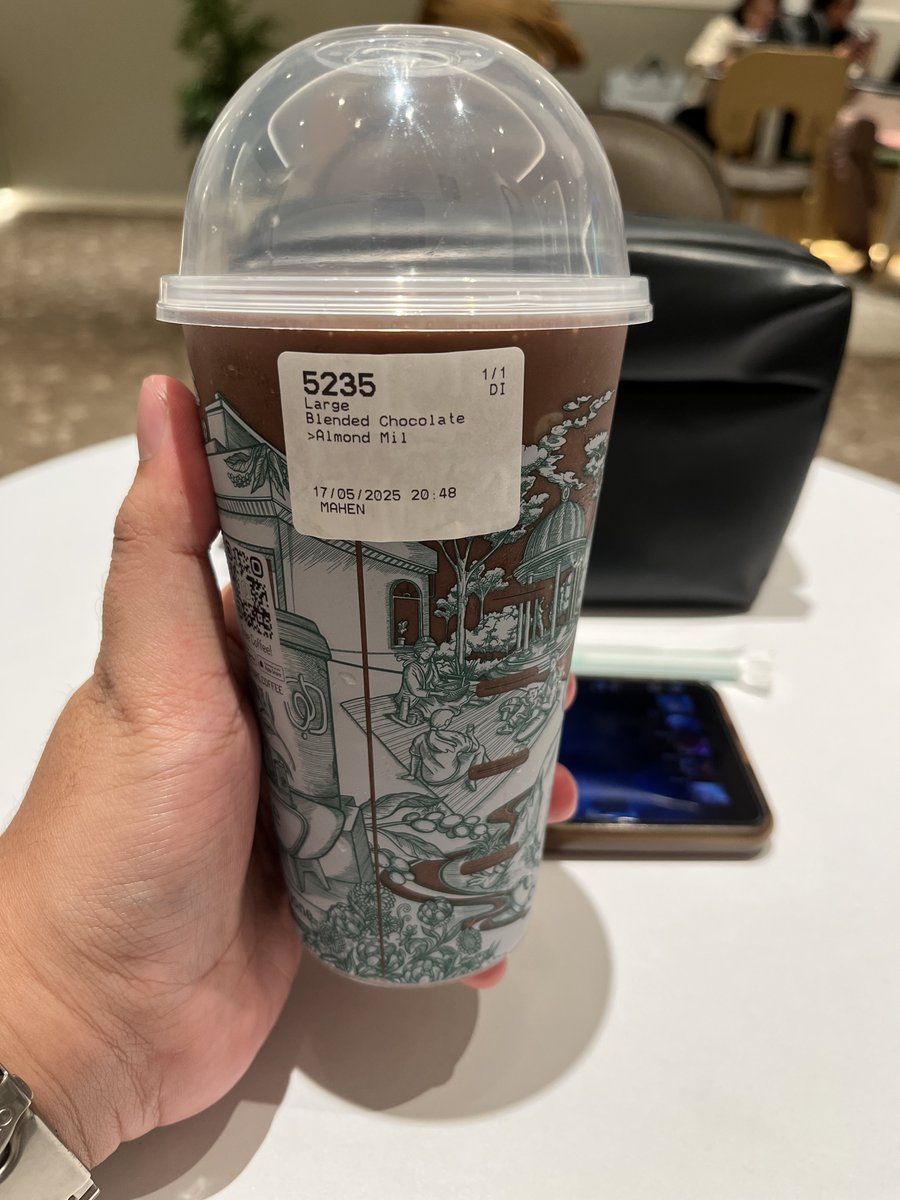 bublette_'s tweet image. Minggu ini full stress dikantor, jadi pas balik ke kota sempatkan self reward dulu 🙏🏻 🫵🏻
.
(Ceritanya ini abis kajian nongkrong ke Fore)