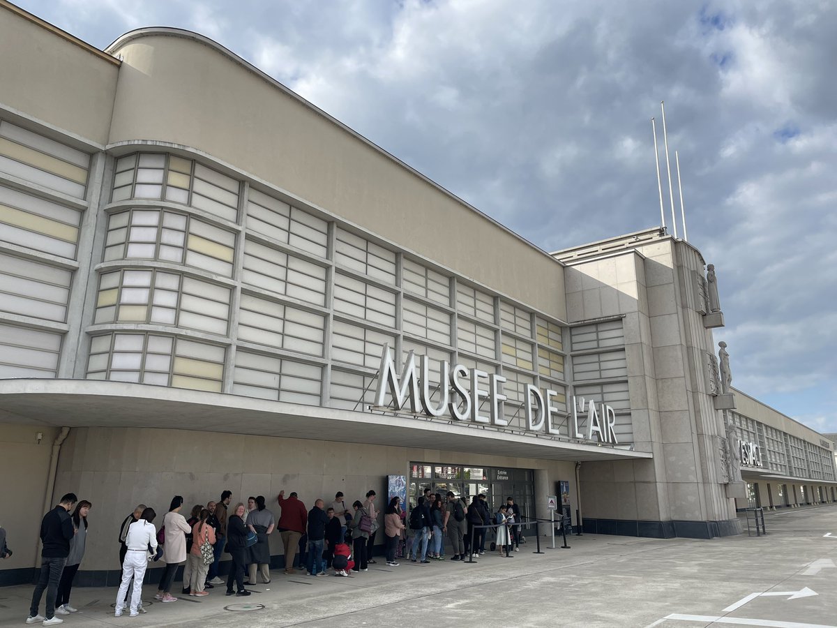 La <a href="/NuitdesMusees/">NuitdesMusées</a> au <a href="/MuseeAirEspace/">Musée de l'Air et de l'Espace</a> ça commence à partir de 18h30 (jusqu’à 23h) et c’est #Gratuit.
Pour tout savoir de la programmation de cette soirée ➡️  museeairespace.fr/agenda/nuit-eu… #Avgeek #spacegeek #SortiràParis #Culture #patrimoine