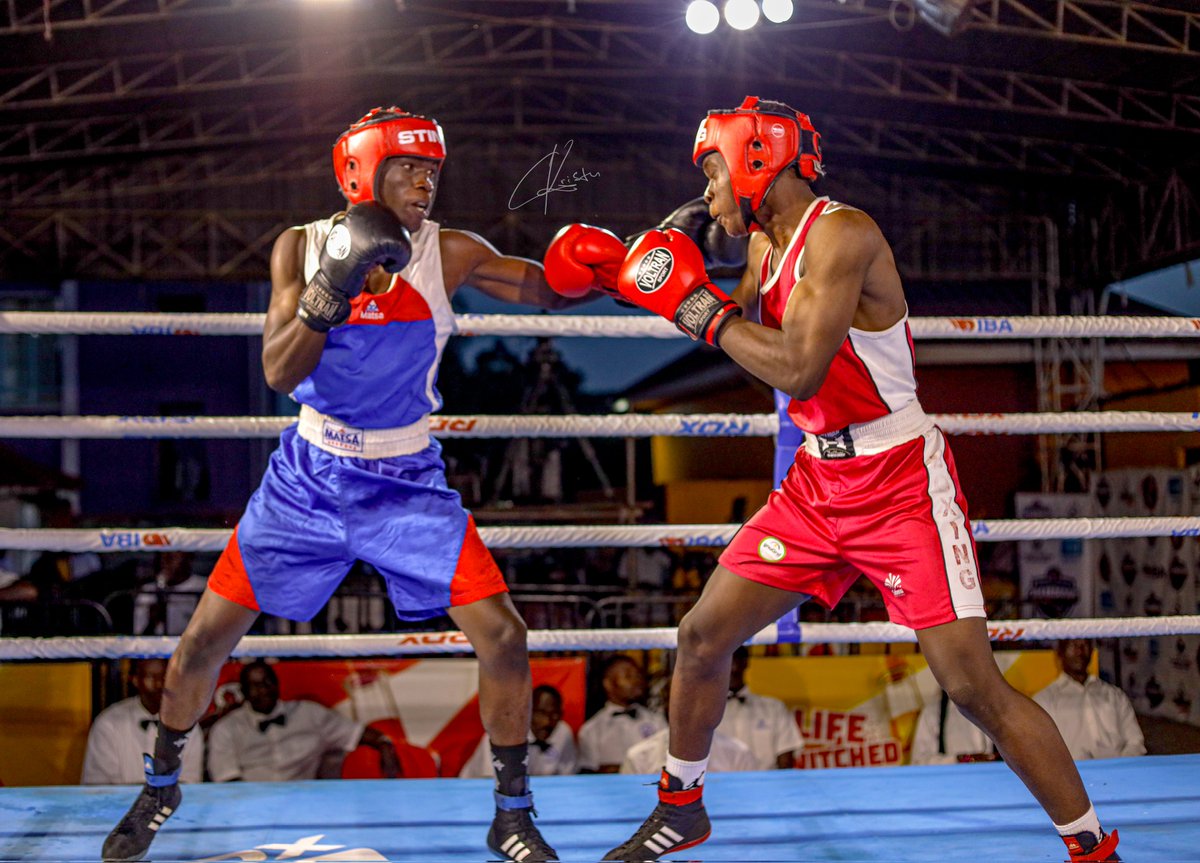 #UBCL Week 2 🔴Musulube Stephen (Sparks BC) wins 5:0 unanimous against 🔵Senyonjo Joshua (Lukanga BC)▪️Youth 67Kgs
