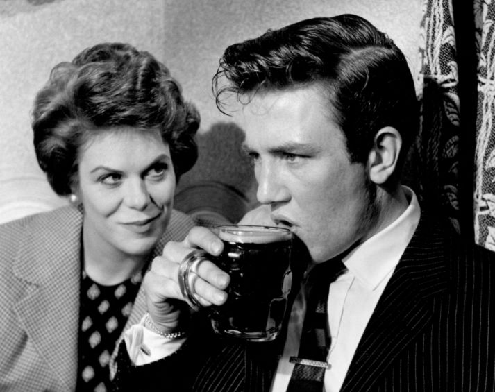 Rachel Roberts and Albert Finney in "Saturday Night and Sunday Morning," one of the great British "kitchen-sink" dramas, 1960.