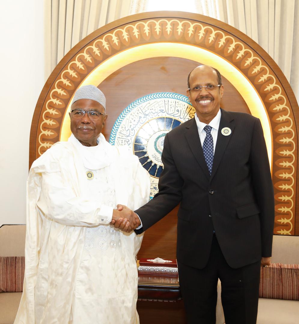 _AfricanUnion's tweet photo. On the sidelines of the 34th Arab League Summit, the Chairperson of the AU Commission H.E. @ymahmoudali engaged in bilateral talks with H.E. Mr. Hissein Brahim Taha, Secretary General of the #OIC. The two principals agreed to strengthen institutional cooperation and coordinate efforts in pursuit of peace, security, and prosperity in Africa and the Islamic world.

Read @ https://t.co/w3C5KkeVpJ