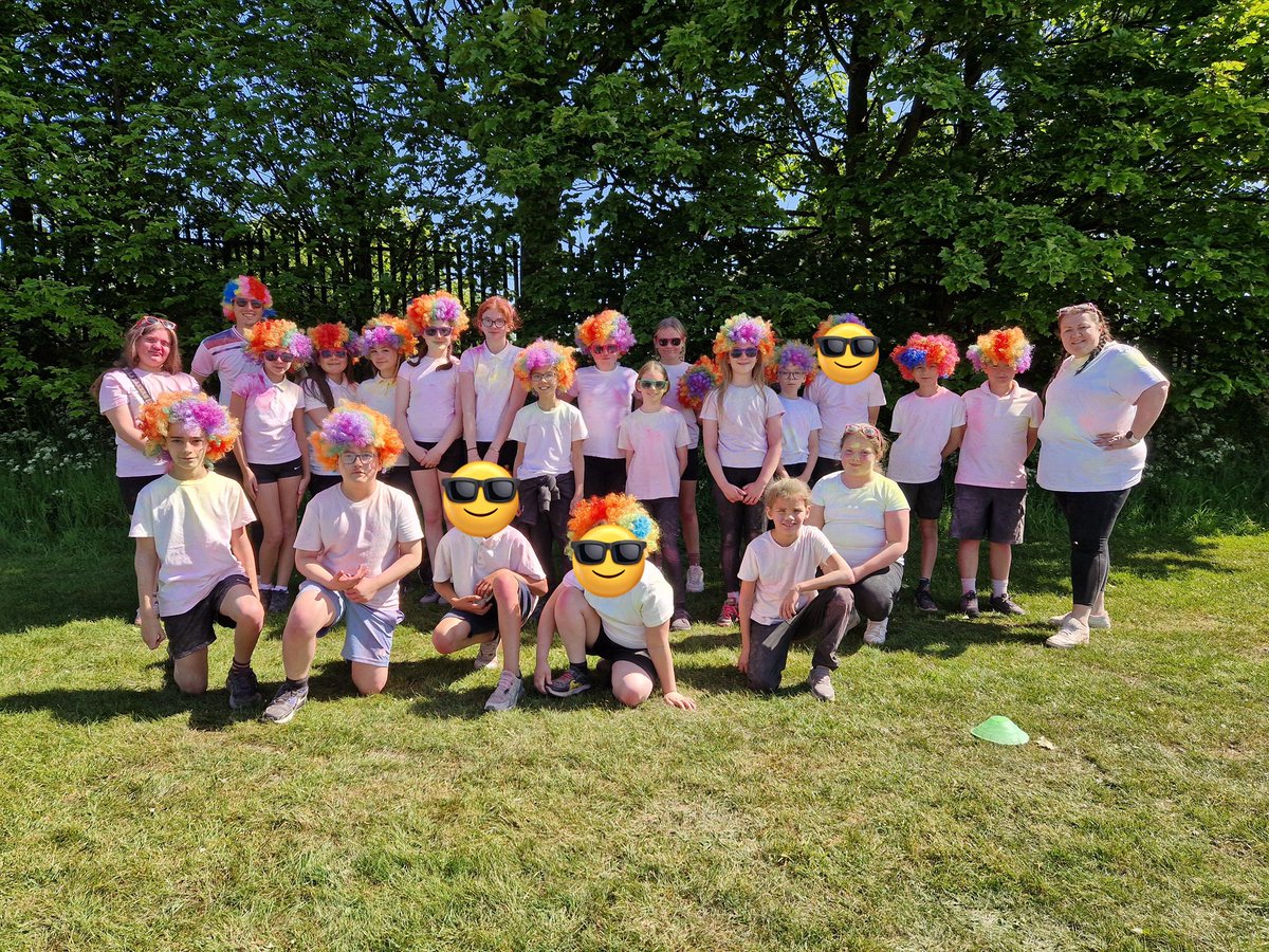 AnstonBrook's tweet image. Year 6 Colour Run fun! What an amazing way to end this week! @WhiteWoodsPAT1