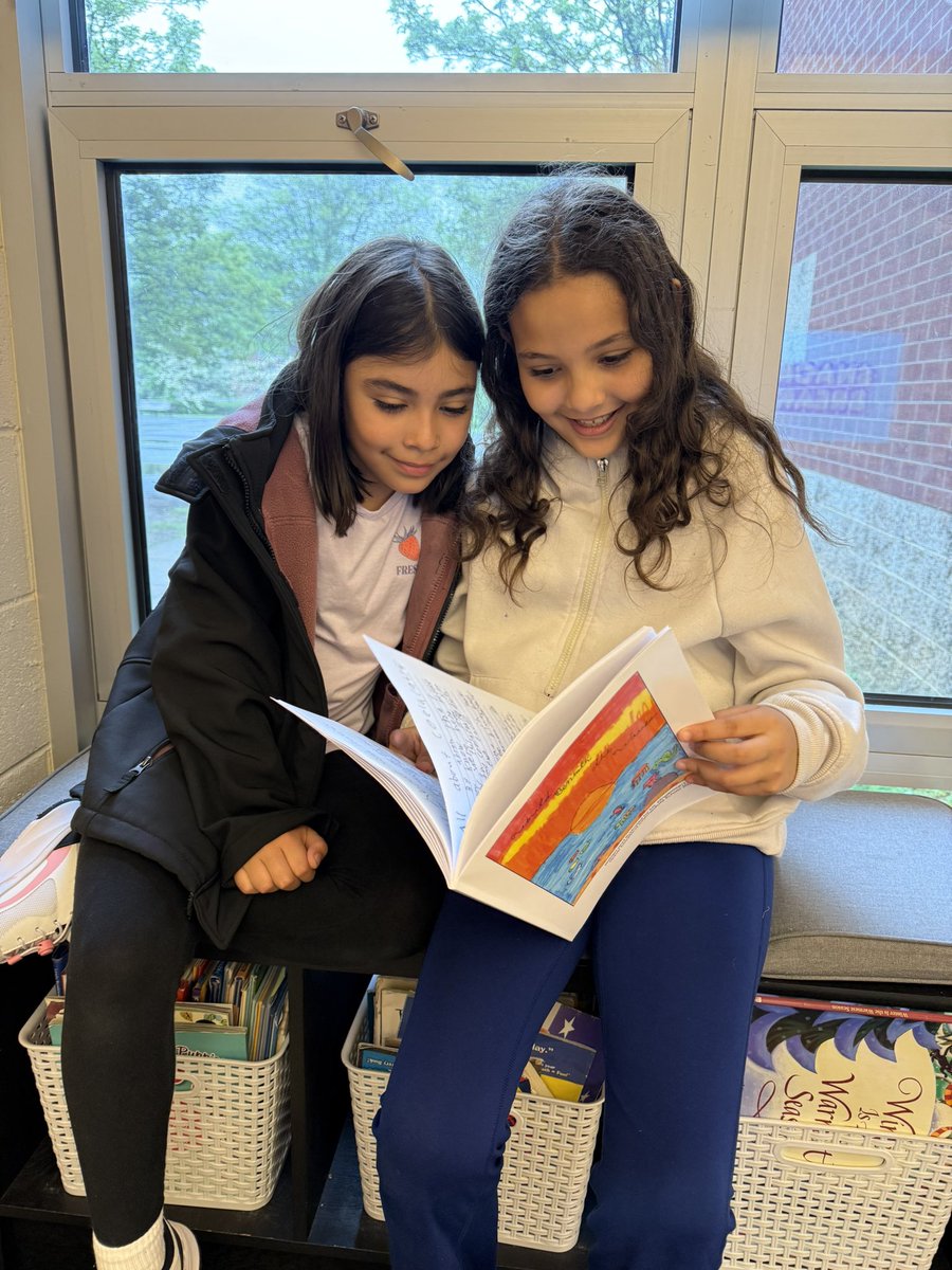 ClassWithMissK's tweet image. I am so thankful for @studentreasures and what they do! I have made publishing a class book a yearly tradition. Here are some of my #proudauthors from this year! 🤍📚