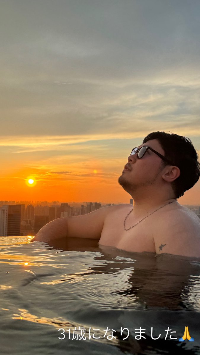 Gypsykeii's tweet photo. まさかシンガポールで誕生日を迎えるとは🇸🇬
良い一日になりました🙏 https://t.co/2KsDi9JqBn