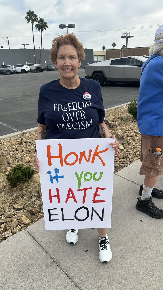 Donna_West's tweet photo. Protests, small or large, raise awareness and build community. We heard support from bus and shuttles drivers, cars and trucks and Tesla #StopDOGE #ElonOut #NoToTesla https://t.co/Ze1oy6qAJ7