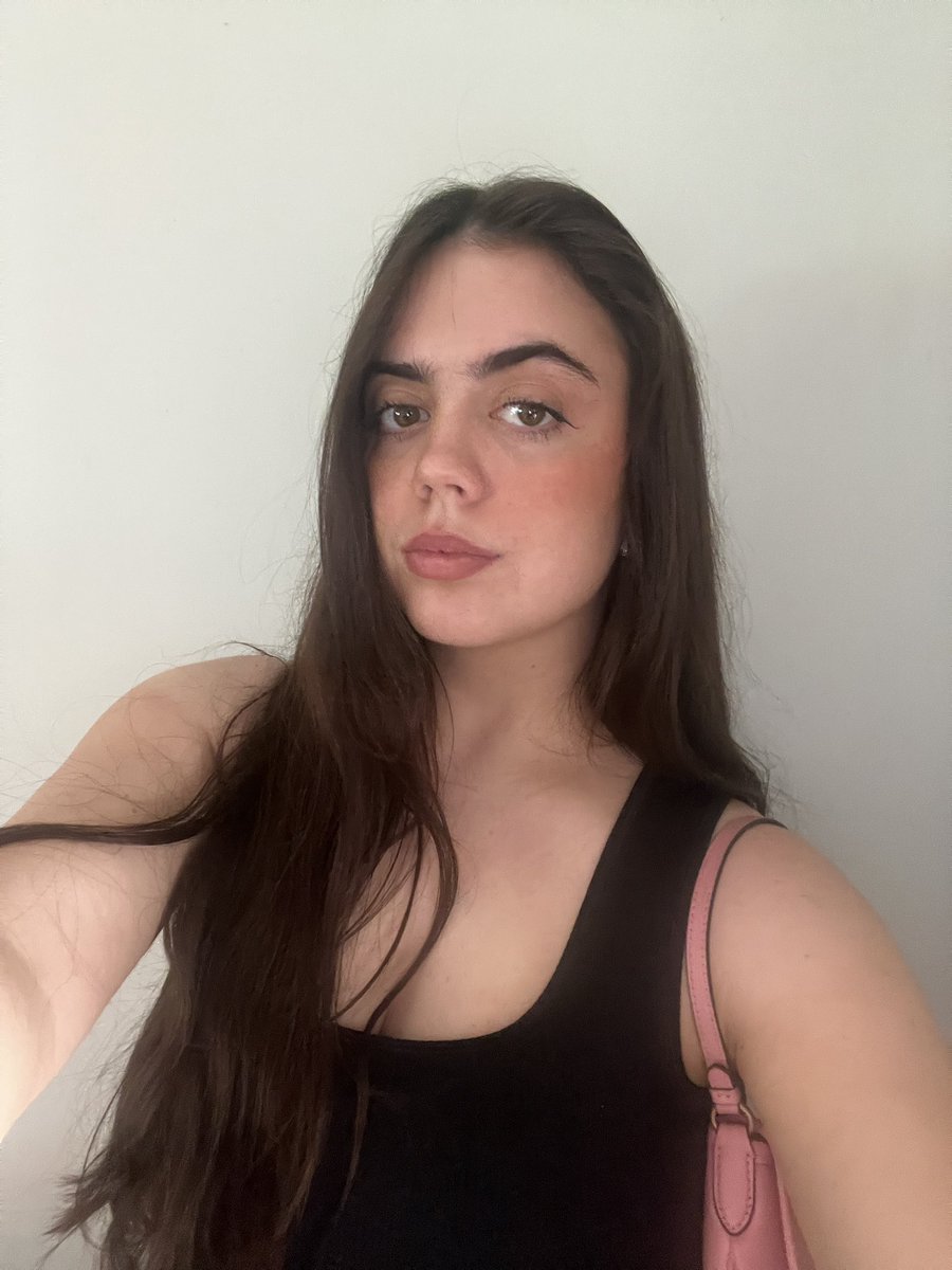 karajaneboof's tweet photo. 🩷 https://t.co/Sis92CO7ot