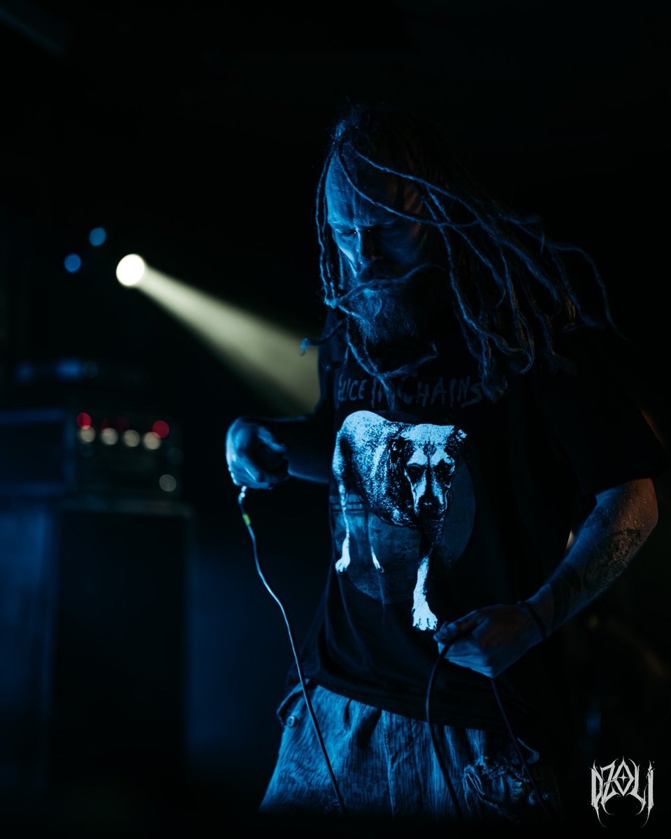 sledgedown's tweet photo. 🇵🇱🔥CZESKI FEST 2.5.🔥🇨🇿

📍   #overtheunderpub
📸 Dzoli (Oliwia Piwko)

#sledgedownofficial #heavymetal #groovemetal #deathmetal #solarguitars #ibanezbass #paistecymbals #metalvocalist #dreadhead #livemusic #gig #Poland #Bydgoszcz #eurotrip #czechband https://t.co/3L5nrAfoJj