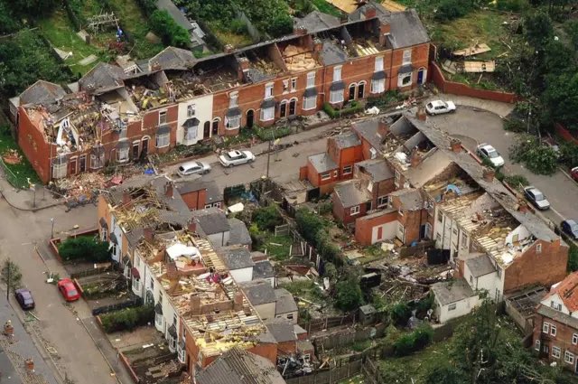 purplecaz's tweet photo. @ImWhaps @p2000_mr @POTFES The IF2 did a lot of damage in Birmingham UK in 2005. Multiple lost roofs and damage to walls. I think they were mainly brick built buildings. https://t.co/tZ1p3SnZmz