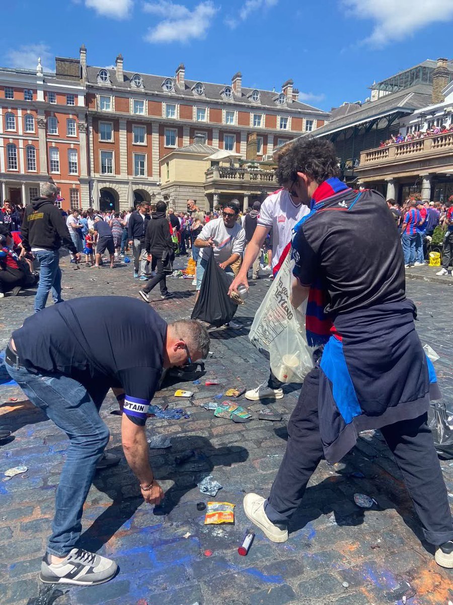 Good to see the Crystal Palace fans cleaning up their rubbish from Covent Garden today.

👏👏