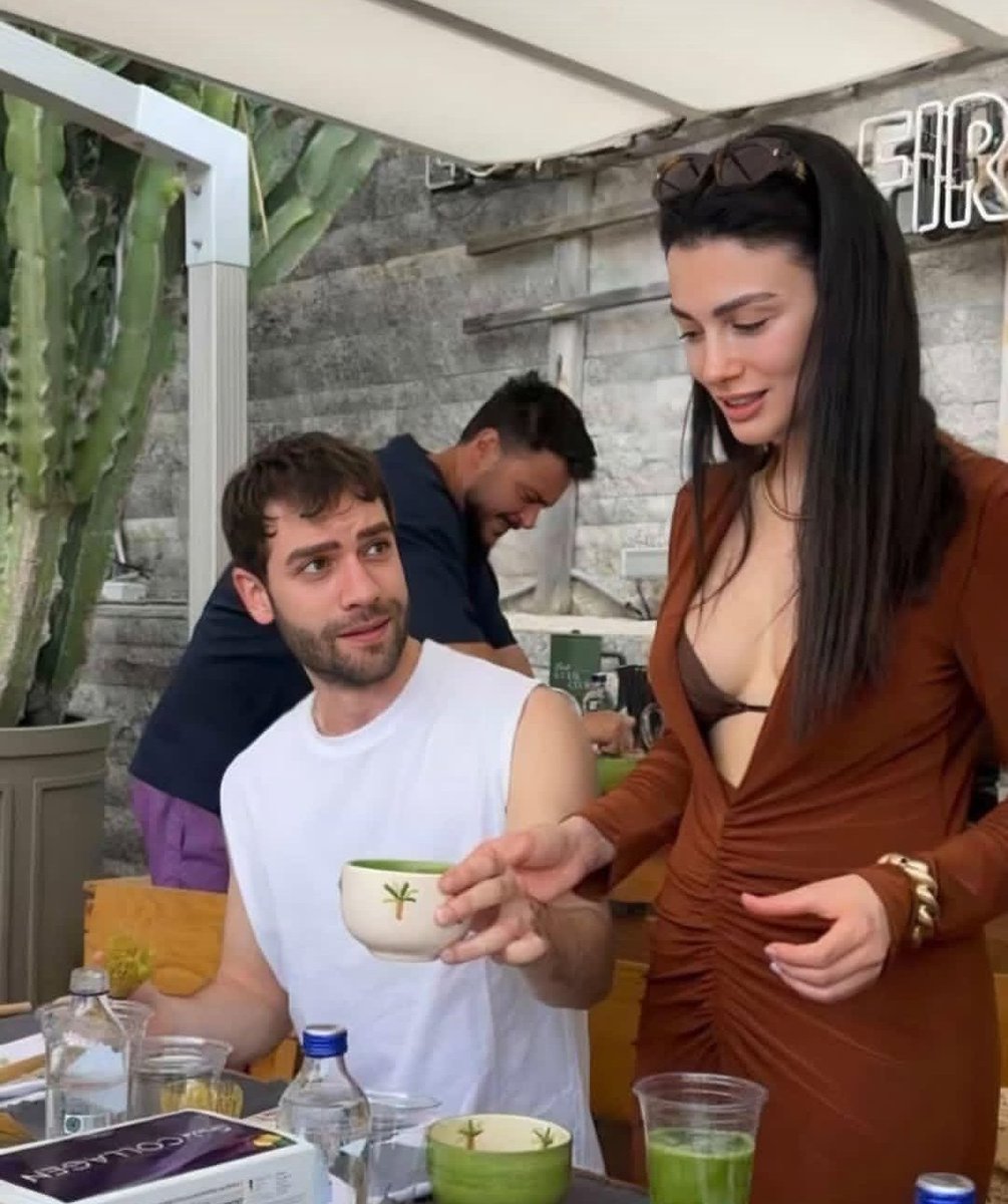 simyblom's tweet image. doğal hallerine bayılıyorum