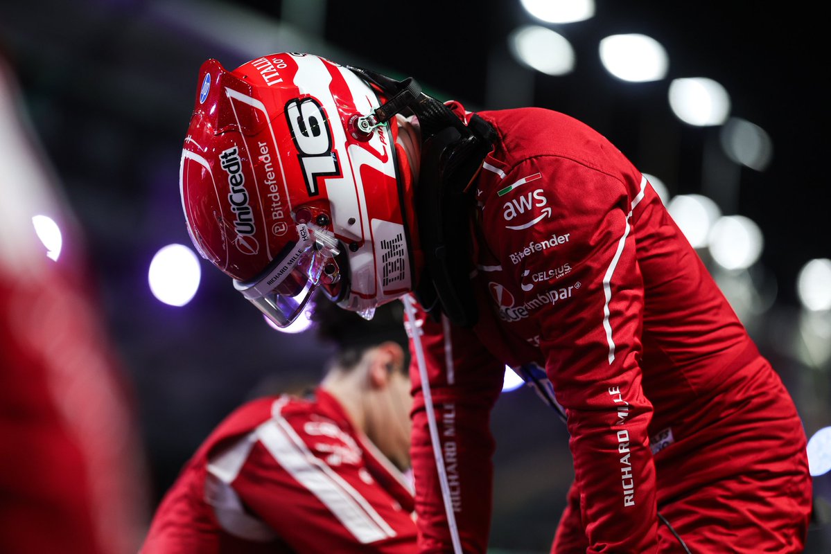 FerrariF1FRA's tweet image. 🔴 Leclerc (Ferrari) : "Tout d'abord, je pense que la première chose à faire est de s'excuser. Quand il y a tant de passion autour d'une équipe et que nous arrivons et que nous ne passons même pas la Q2, cela fait mal. Cela nous blesse également au sein de l'équipe, croyez-nous.…
