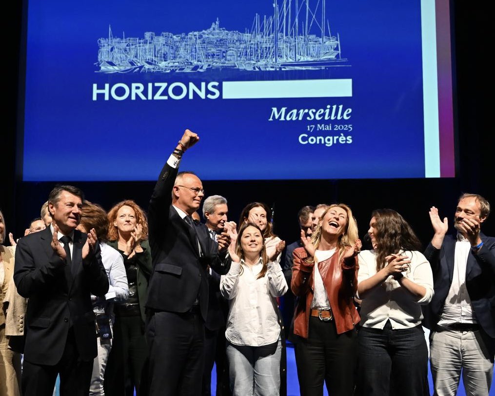MarineCazard's tweet photo. La route est encore longue mais on va la faire ensemble les amis. Jusqu’à l’Elysée ! 🇫🇷 https://t.co/eqg31wCYi3