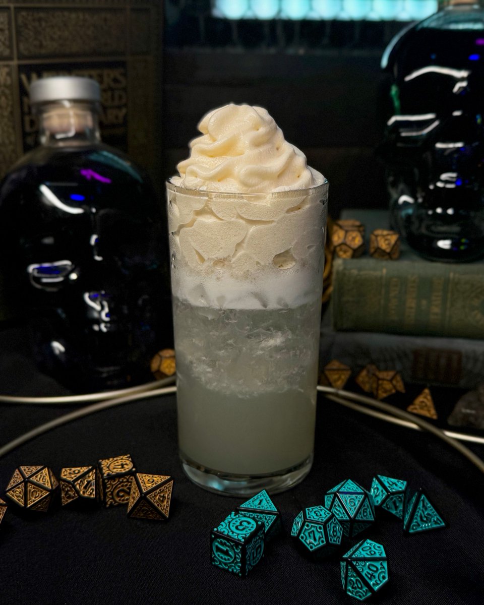 Gandalf the (Earl) Grey has arrived from beyond the Misty Mountains… and he’s brought magic in a glass 🧙‍♂️✨

A swirl of Canvas gin, St. Germaine elderflower, lemon, and vanilla, hidden beneath a cloud of bergamot-laced Earl Grey foam. #nerdbar #lotr #gandalf #stormcrowmanor