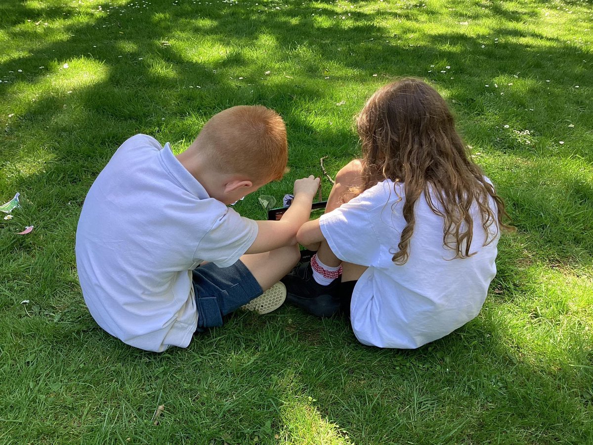 AnstonBrook's tweet image. Year 3 creating iMotion films about minibeasts! @WhiteWoodsPAT1