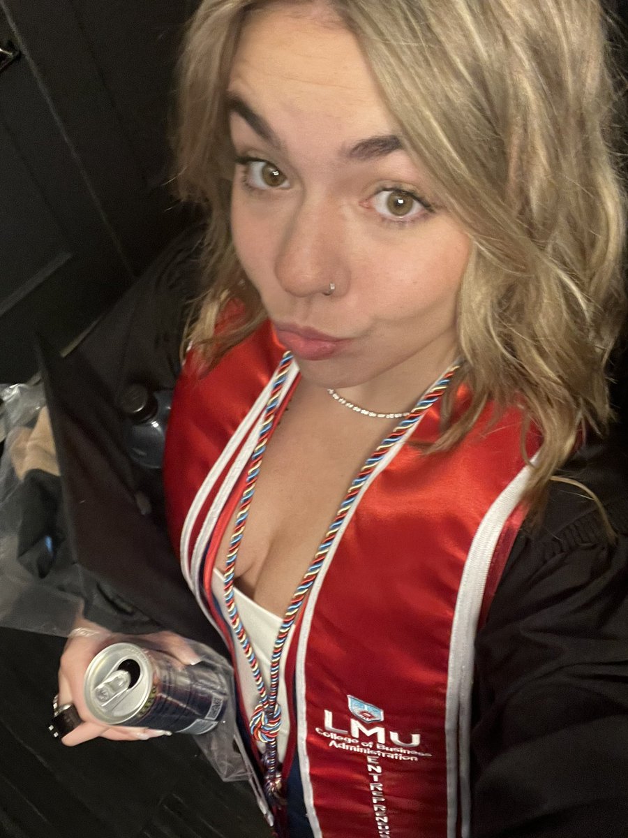AmandaAbiassi's tweet photo. LET’S GO MIKALA!!! We are so incredibly proud of you!! #LMUGRAD https://t.co/piGoVuxPKC